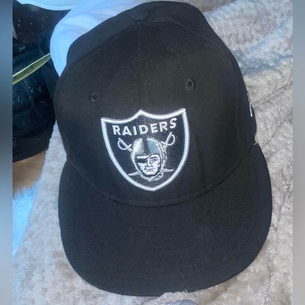 Raiders hat more pics to come